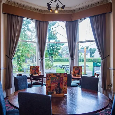 Highfield Hotell 3*